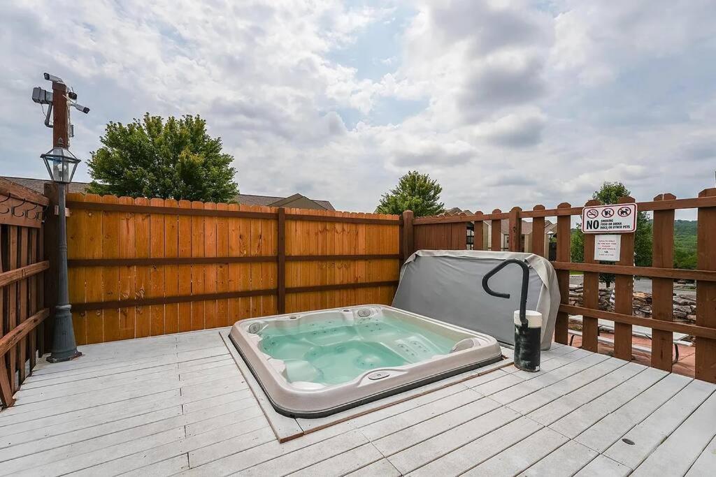 Modern Comfort: Updated Cozy Condo In Indian Point Branson Eksteriør billede